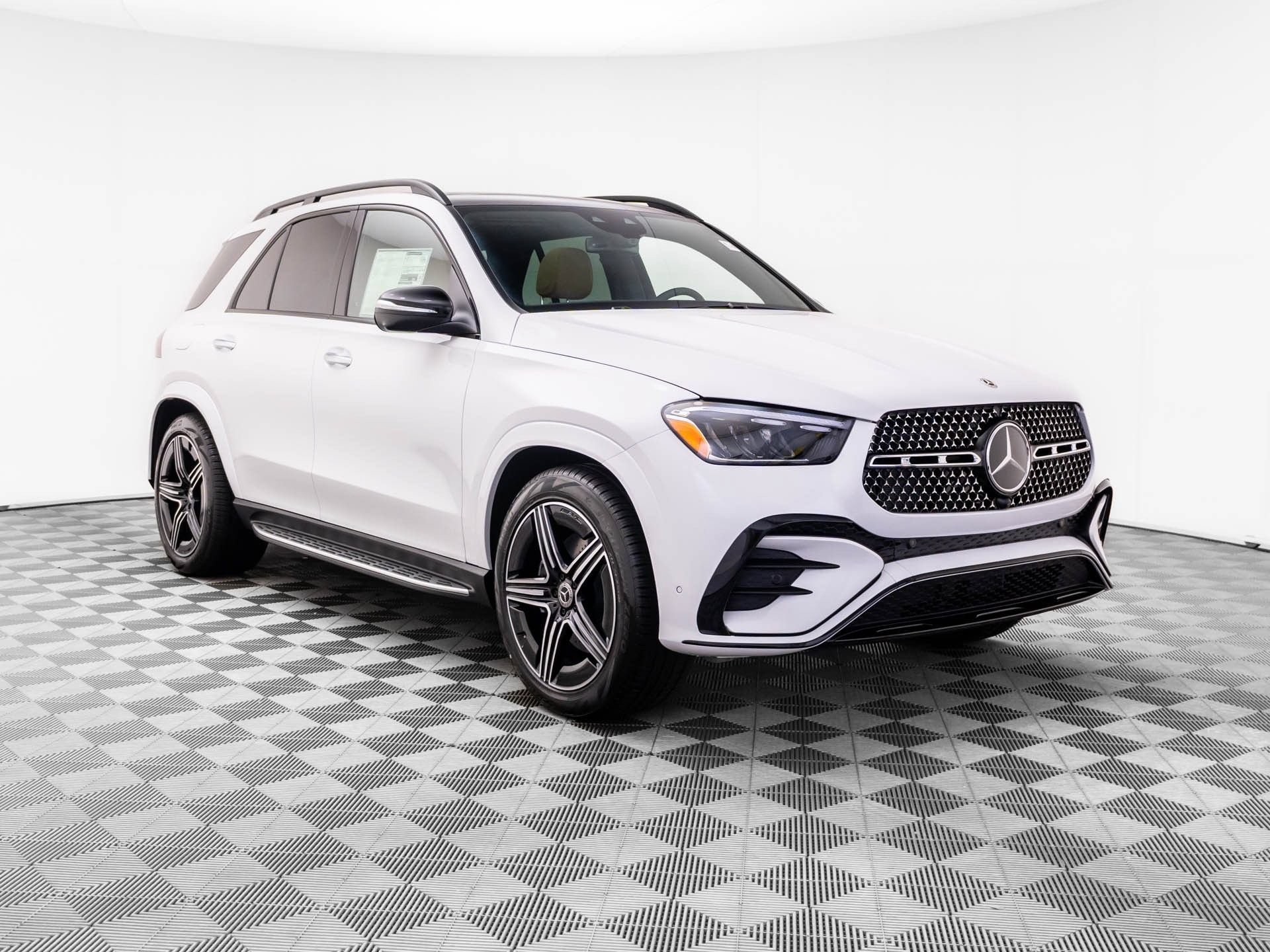 New 2026 MANUFAKTUR Moonlight White Metallic Mercedes-Benz GLE 450 image 50