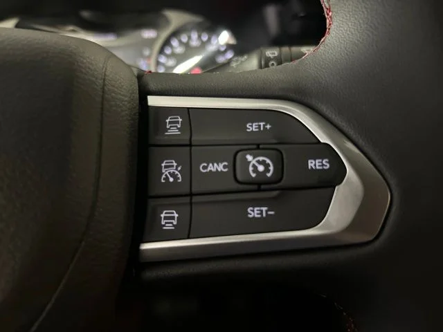 New 2026 Red Hot Pearl-Coat Exterior Paint Jeep Trailhawk image 21