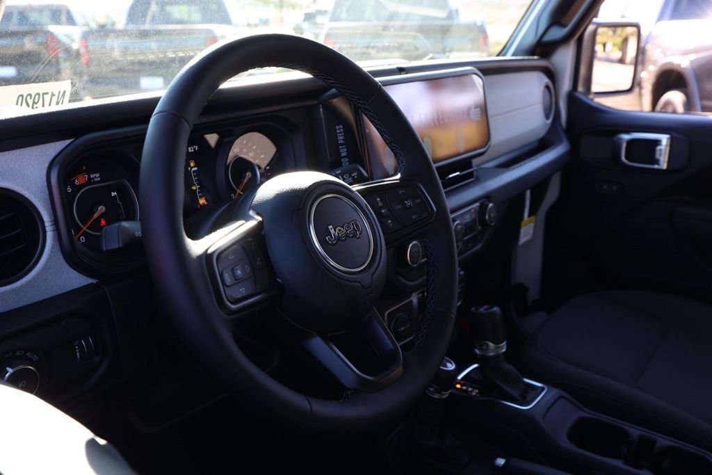 New 2026 Bright White Clear-Coat Exterior Paint Jeep Sport S image 13