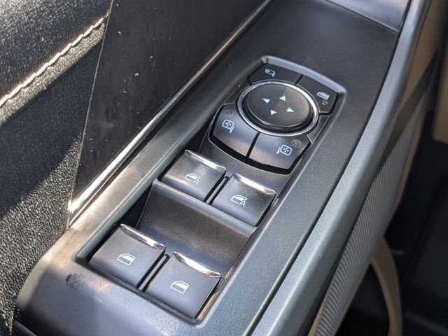 Used 2023 White Metallic Ford Lariat image 21