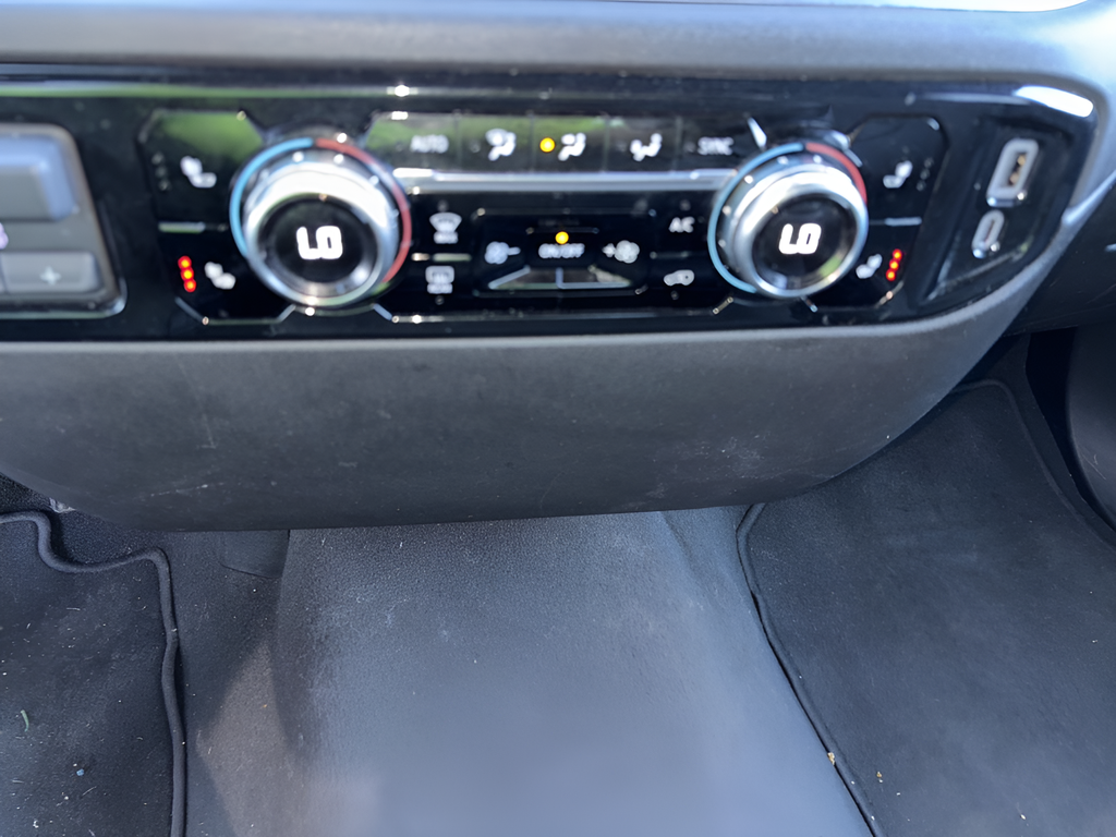 Certified Used 2025 White GMC SLT image 29