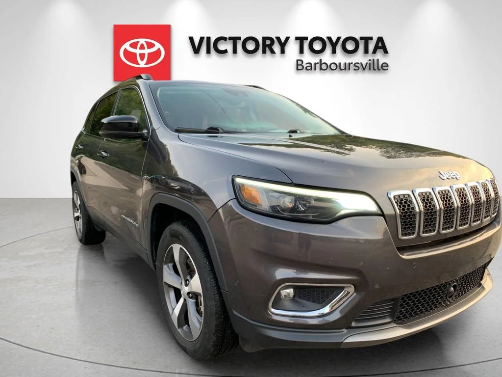 Used 2022 Gray Jeep Limited image 5