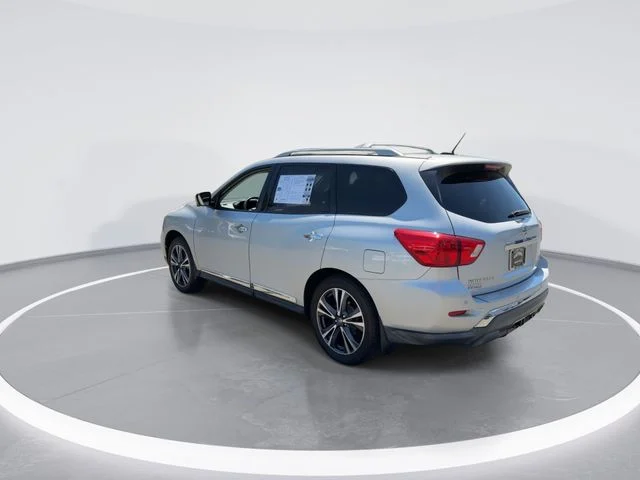 Used 2018 Silver Nissan Platinum image 6