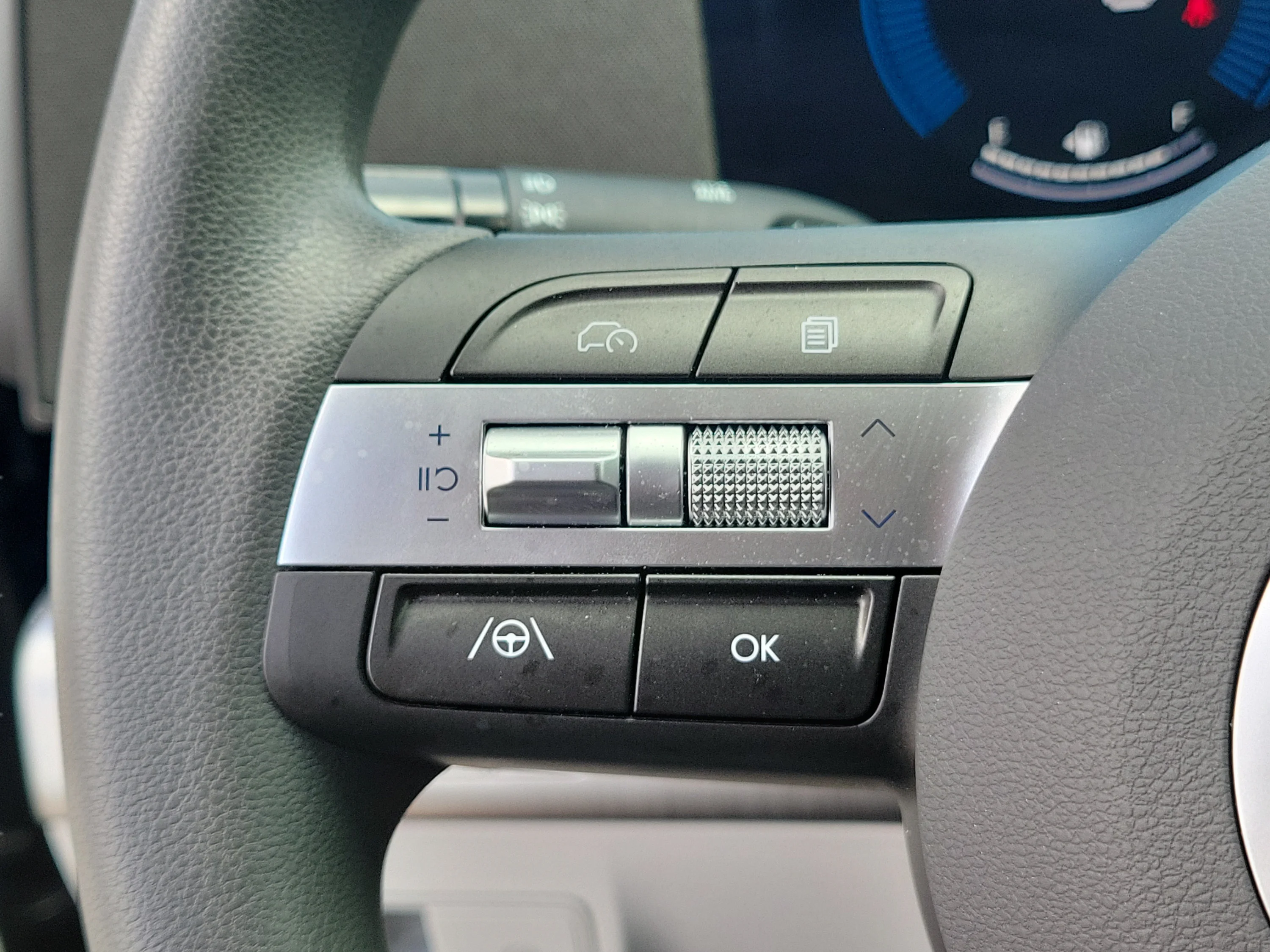 Used 2025 Abyss Black Pearl Hyundai SE image 20
