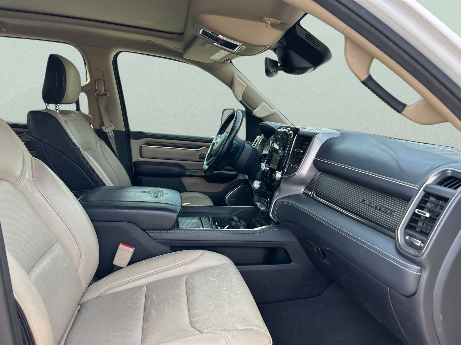 Used 2020 White Ram Limited image 12