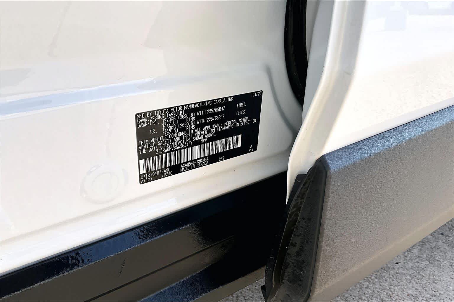 Used 2025 Ice Cap Toyota Hybrid XLE image 33