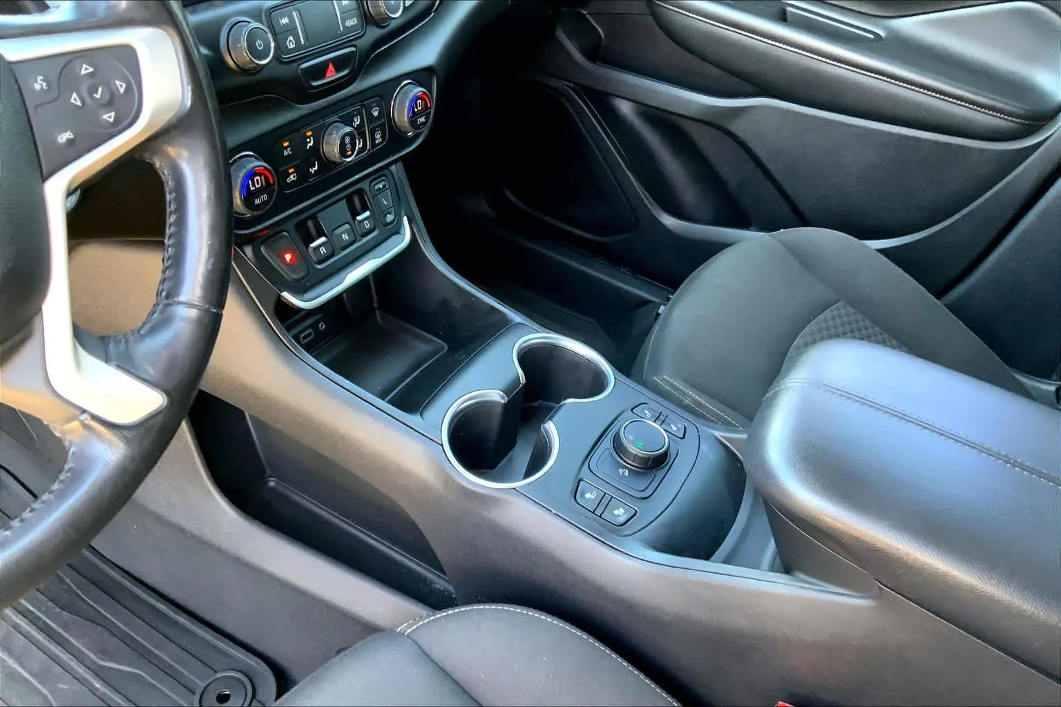 Used 2019 BLUE STEEL METALLIC GMC SLE image 16
