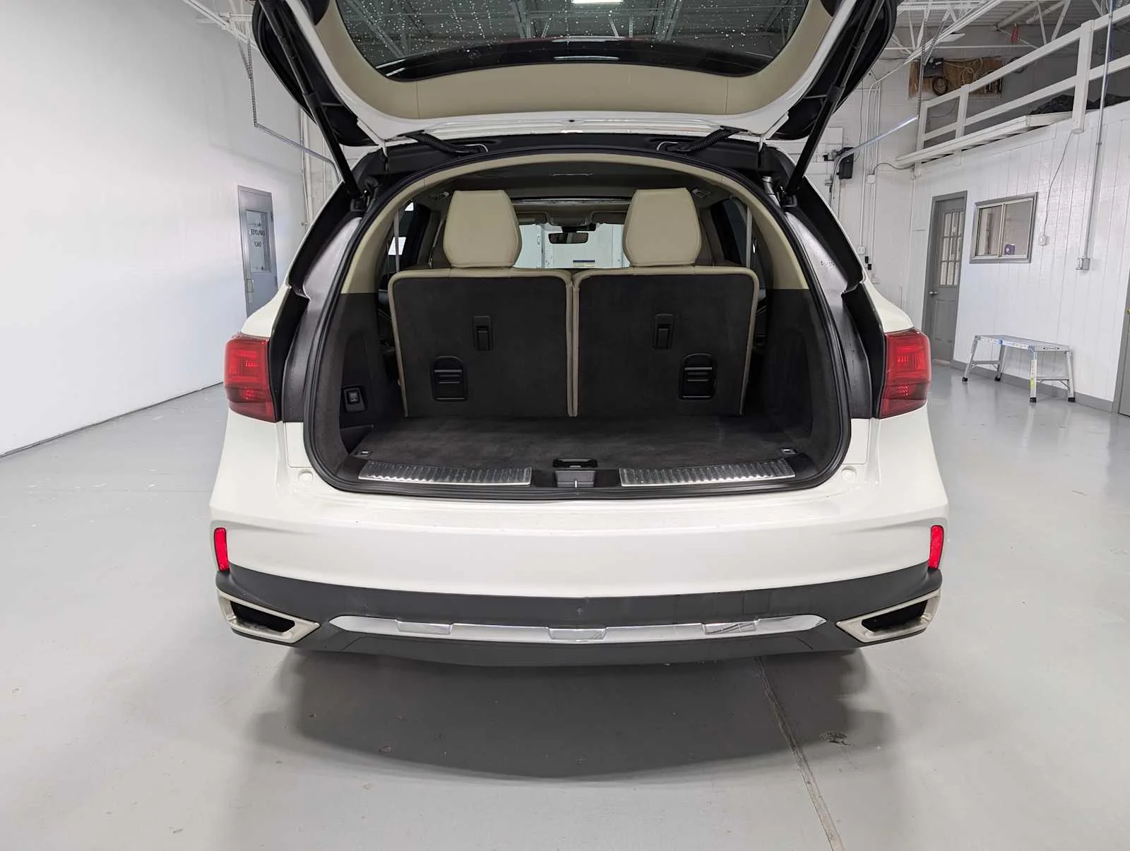 Used 2017 White Diamond Pearl Acura w/Technology Pkg image 40