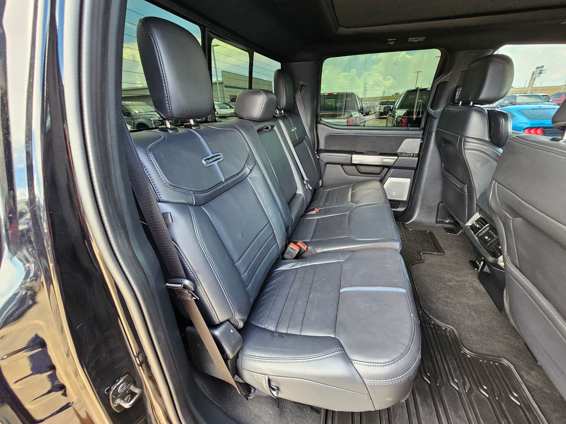 Used 2025 Agate Black Metallic Ford Platinum image 27