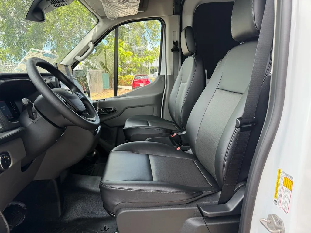 New 2026 Oxford White Ford Cargo Van image 5