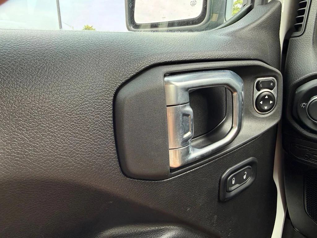 Used 2025 Red Jeep Sahara image 12