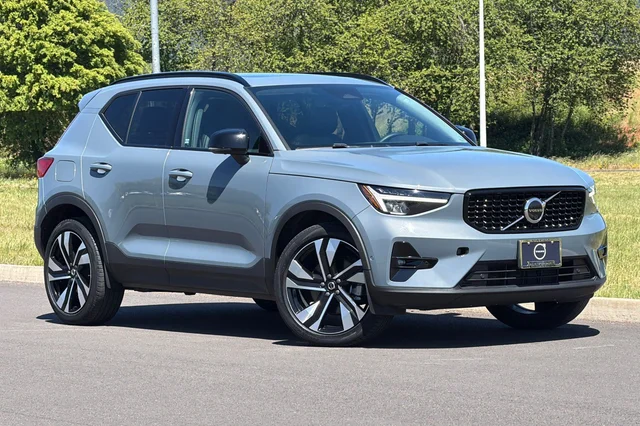 2023 Volvo XC40 Ultimate
