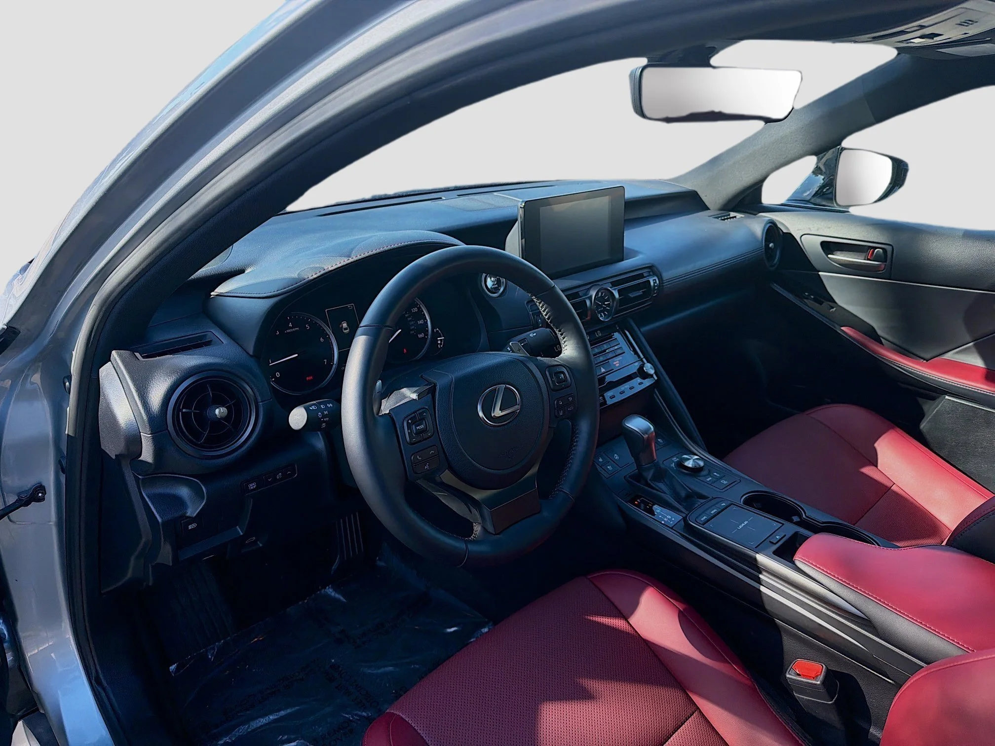 2025 Lexus IS 300 - Photo 9