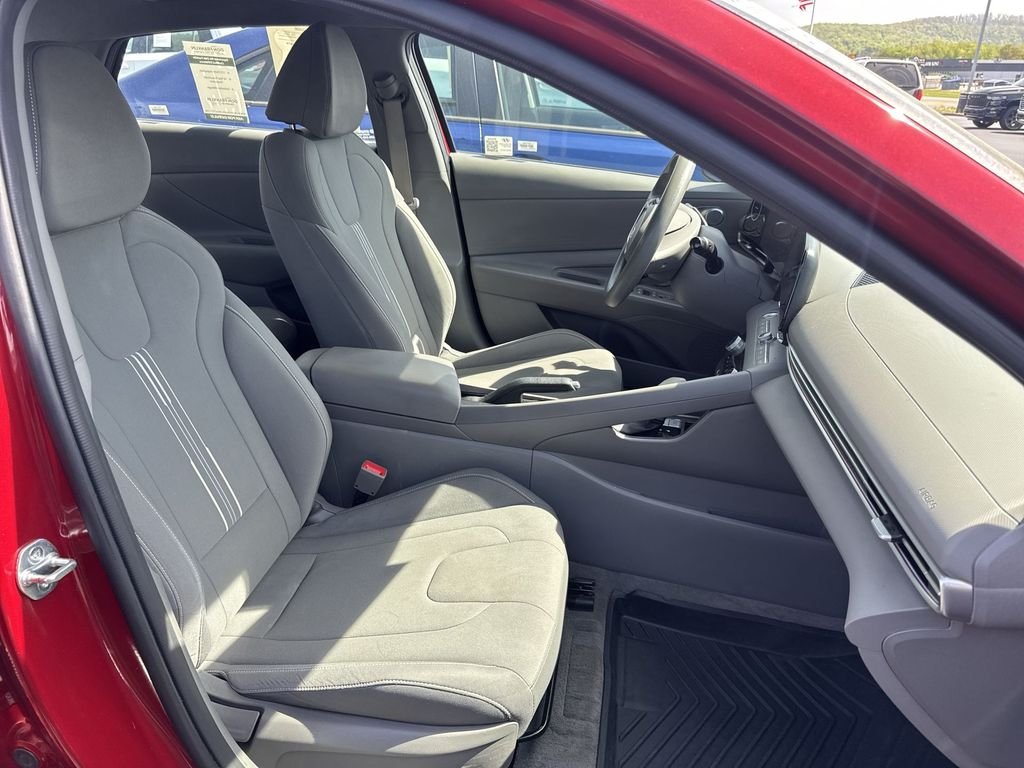 2024 Hyundai Elantra SEL - Photo 24