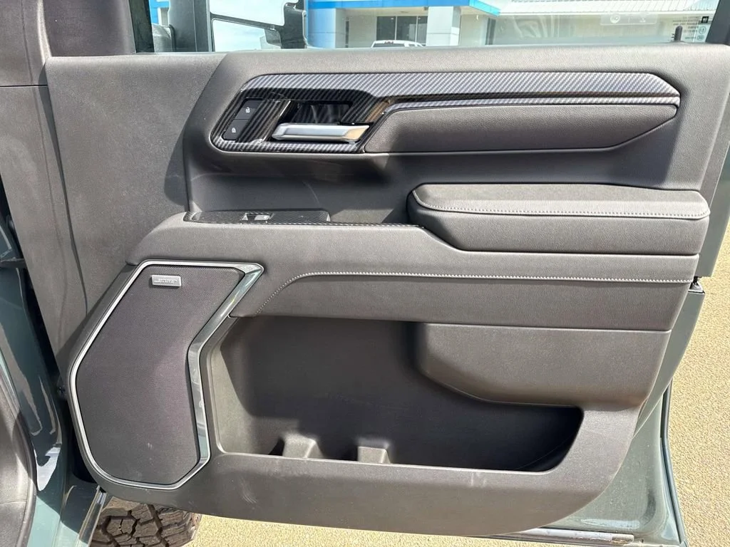 2025 Chevrolet Silverado 2500 HD LTZ - Photo 25