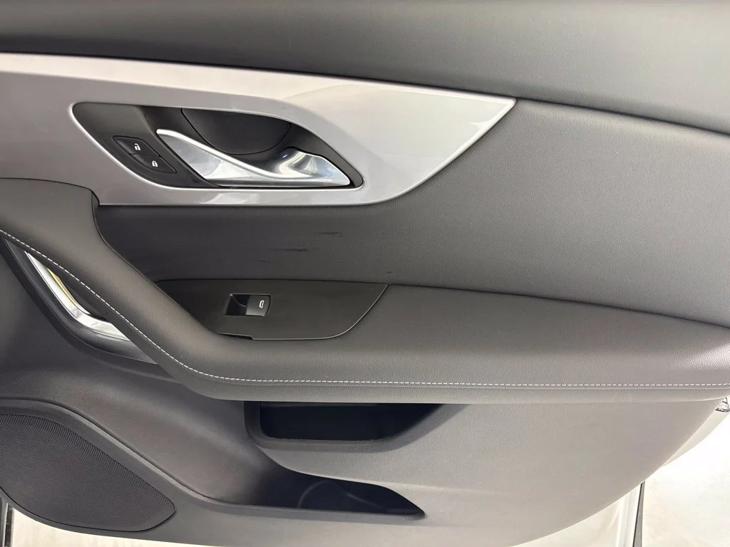 New 2026 Summit White Chevrolet 3LT image 18