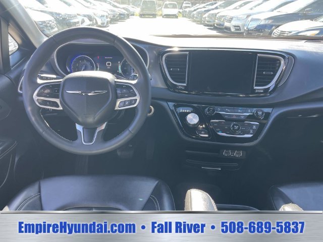 2025 Chrysler Pacifica Select - Photo 14