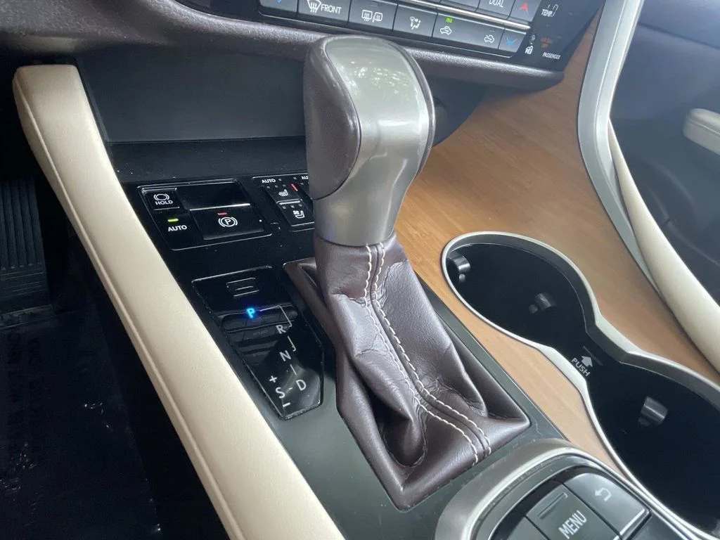 Used 2019 Beige Lexus 350 image 21