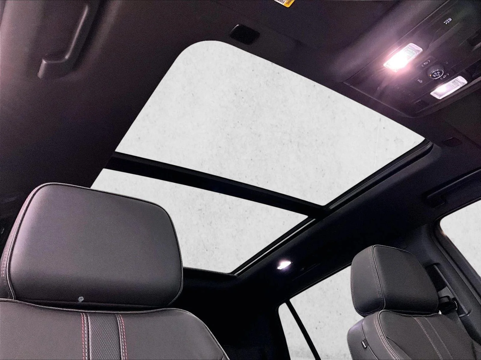 Used 2023 Iridescent Pearl Tricoat Chevrolet RST image 17