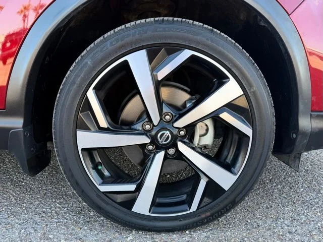 Used 2022 Red Nissan SL image 30