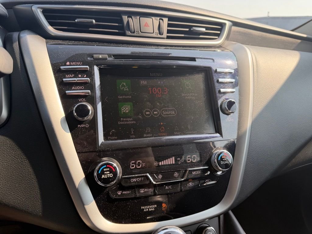 Used 2020 Gray Nissan Platinum image 4