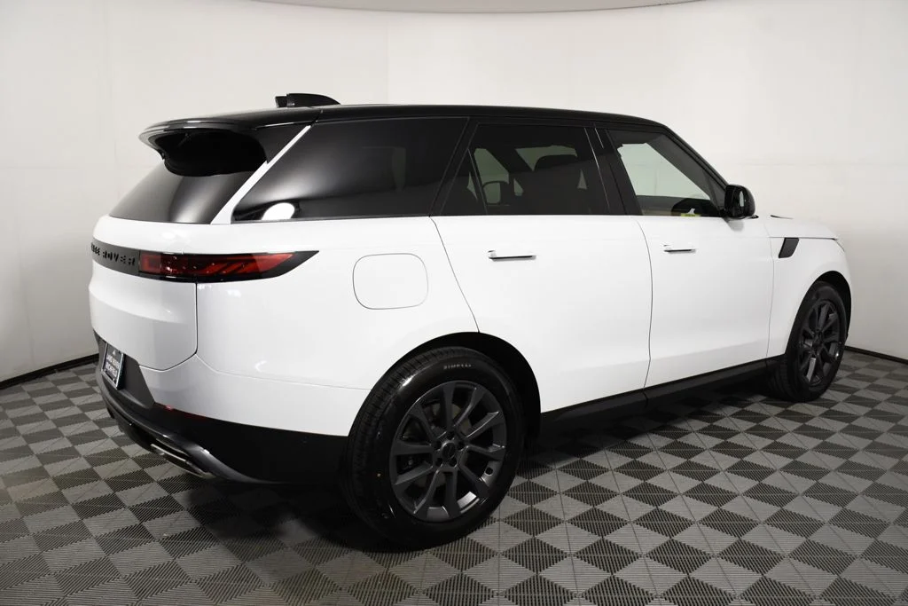 New 2026 Fuji White Land Rover SE image 7