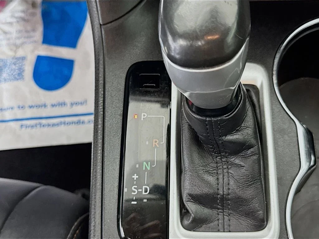 Used 2018 Gray Toyota XLE image 20