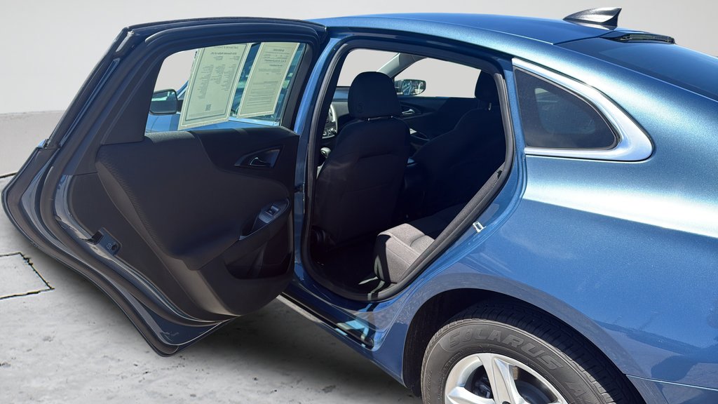 Used 2024 Lakeshore Blue Metallic Chevrolet FL image 32