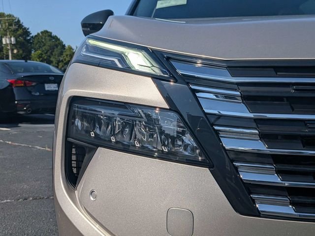 New 2026 Champagne Silver Metallic / Super Black Two-tone Nissan Platinum image 9
