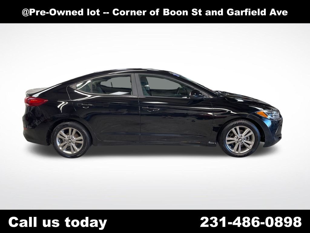 Used 2017 Black Hyundai SE image 6