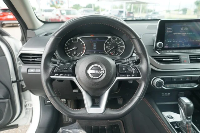 Used 2024 Glacier White Nissan 2.5 SR image 20