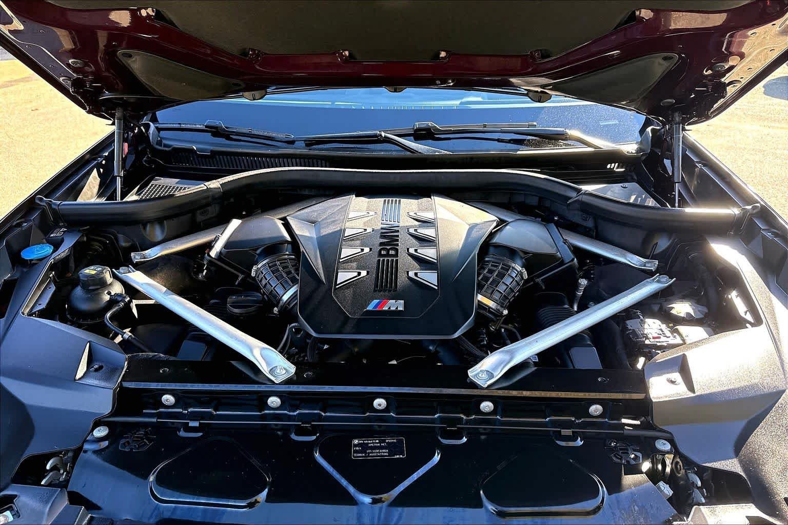 Used 2023 Ametrin Metallic BMW M60i image 33