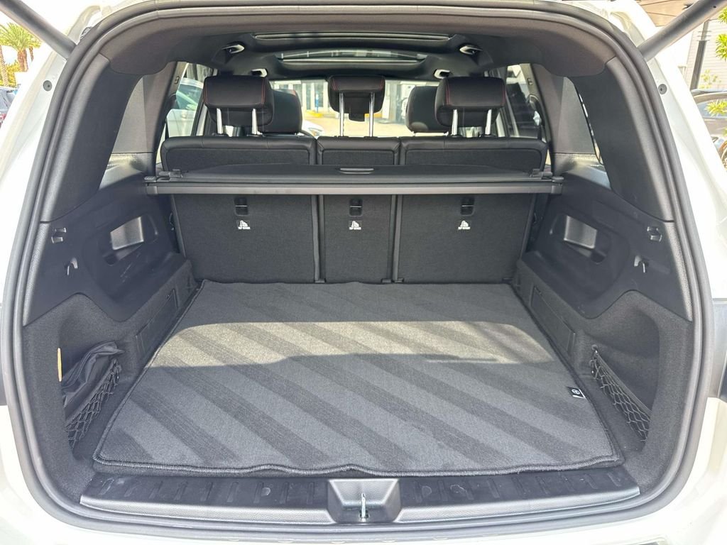 Certified Used 2025 White Mercedes-Benz GLB 250 image 8