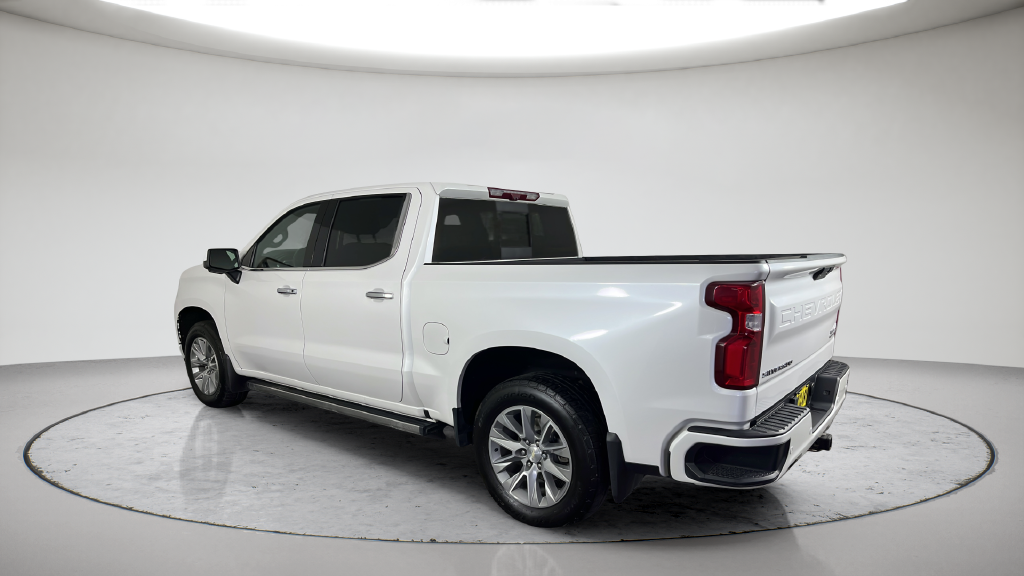 Used 2022 Beige Chevrolet High Country image 11