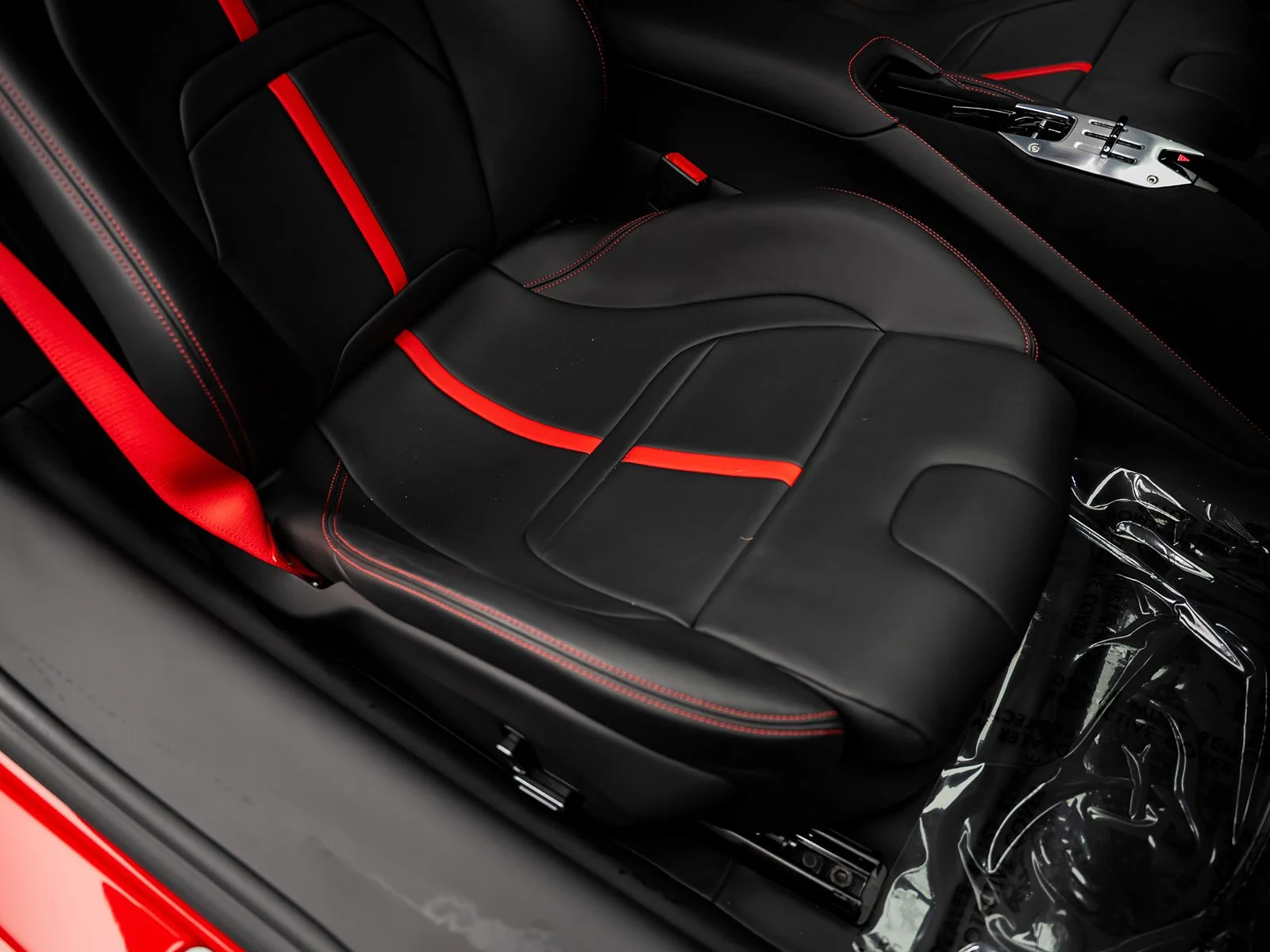 Used 2022 Red Ferrari Base image 41