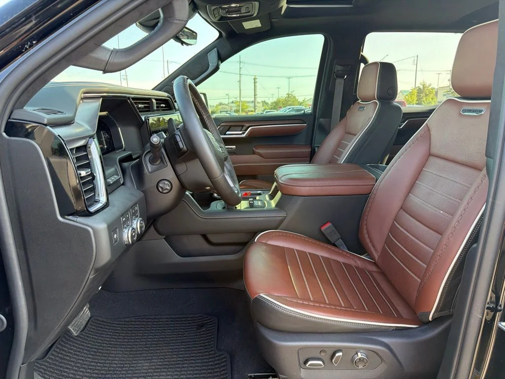 Used 2026 Black GMC Denali Ultimate image 11