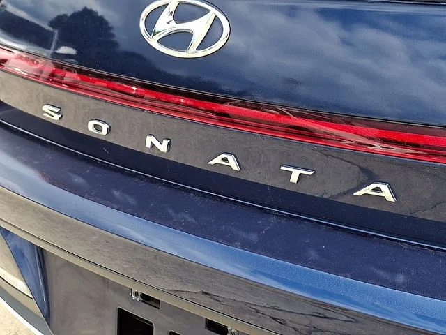 Used 2020 Blue Hyundai SE image 31