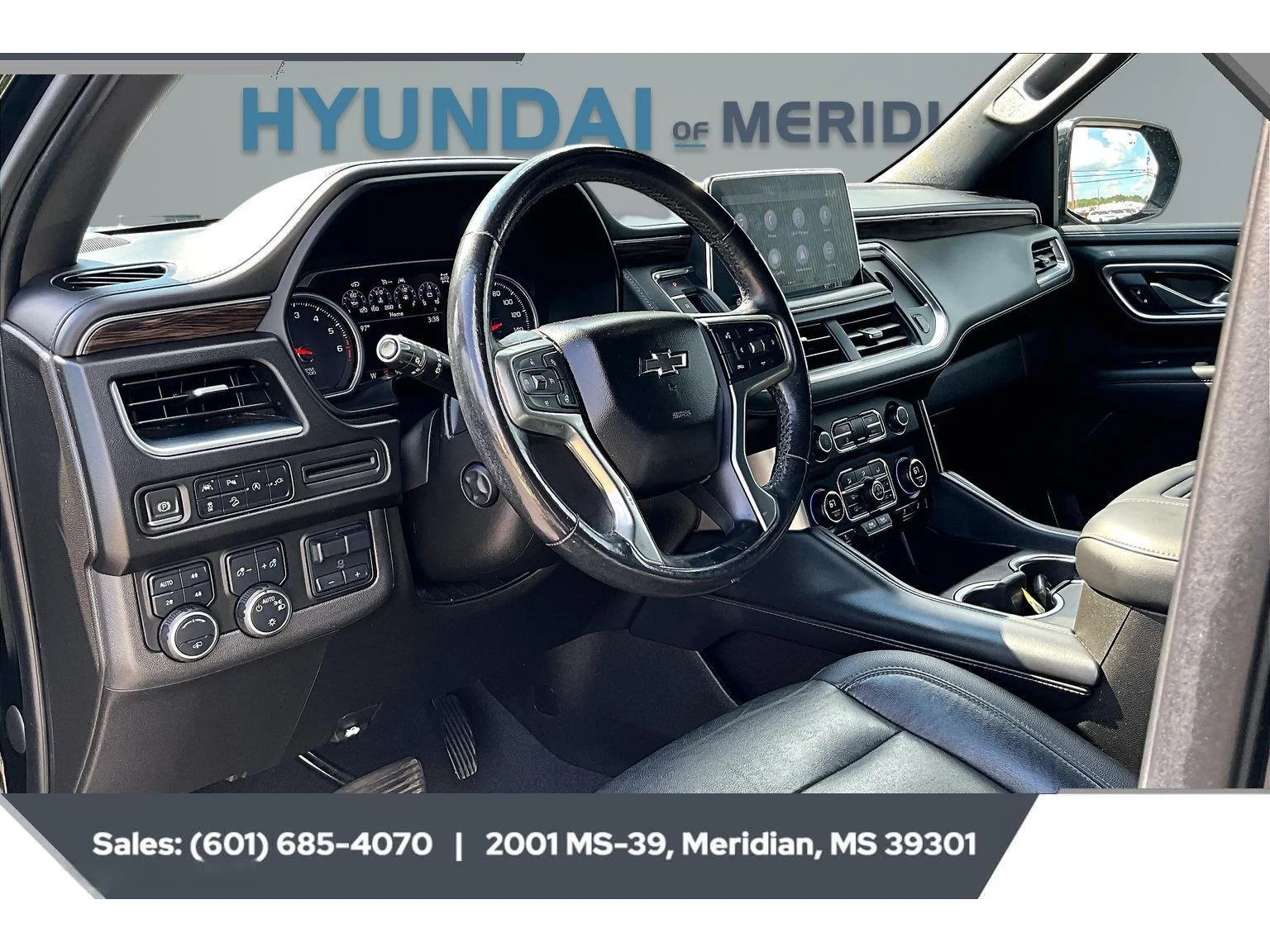 Used 2021 black Chevrolet Z71 image 12