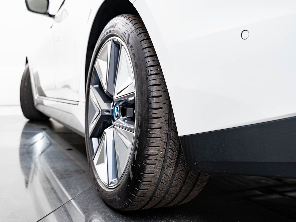 Used 2023 Alpine White BMW eDrive40 image 49