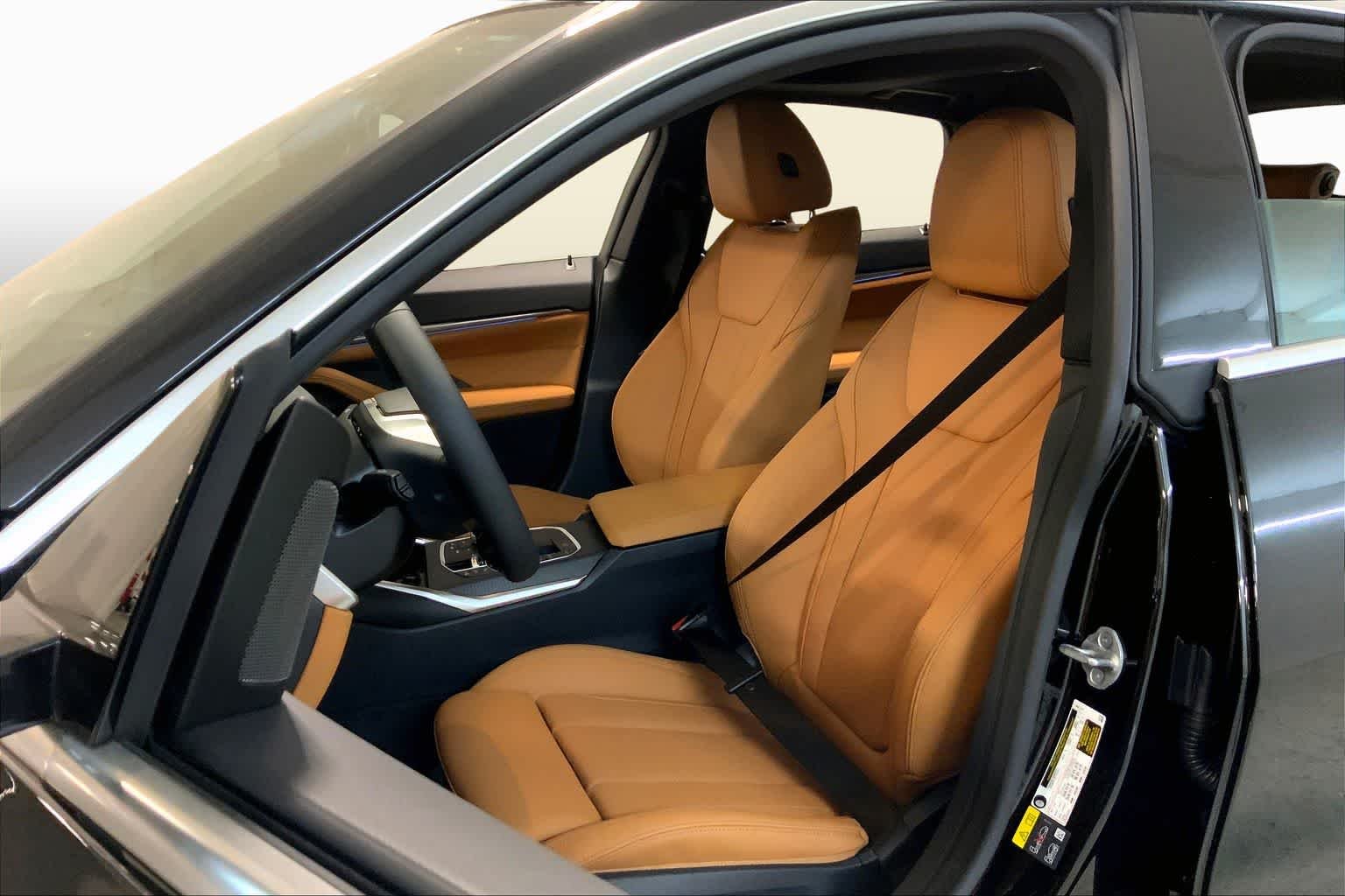 New 2026 Black Sapphire Metallic BMW xDrive40 image 9