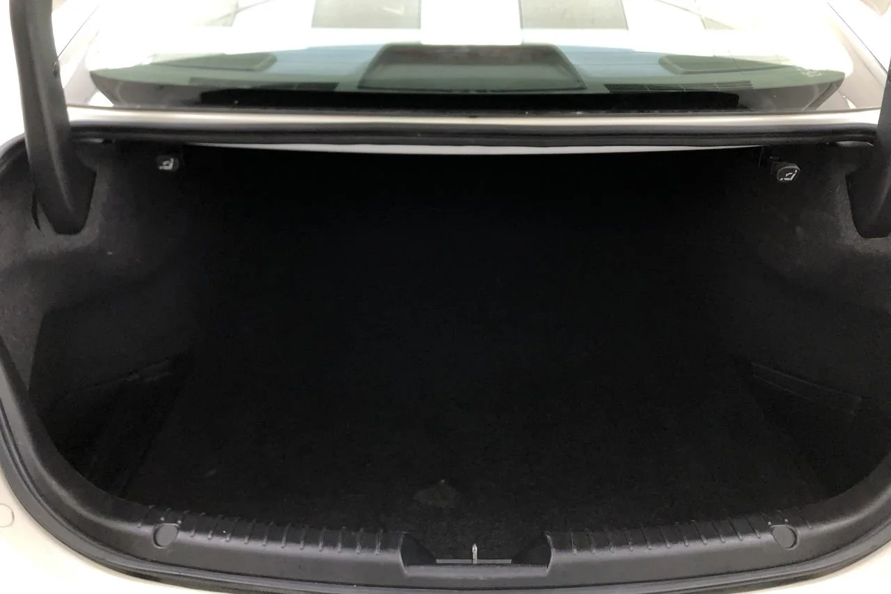 Used 2021 Snowflake White Pearl Mazda Grand Touring image 26