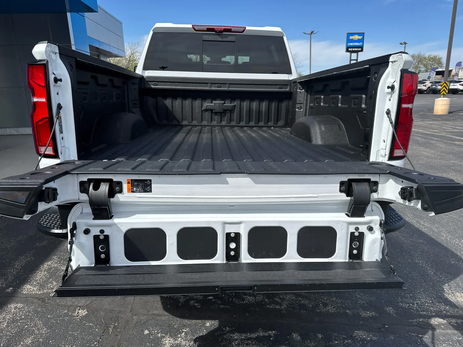 2026 Chevrolet Silverado 2500HD ZR2 - Photo 14