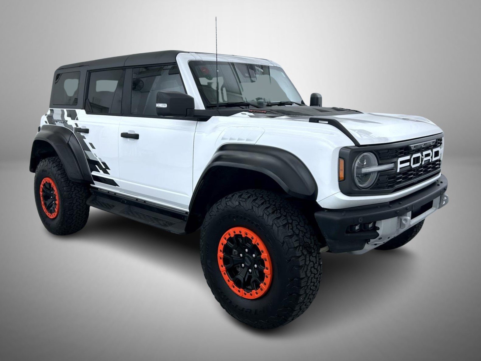 Used 2024 White Ford Raptor image 3