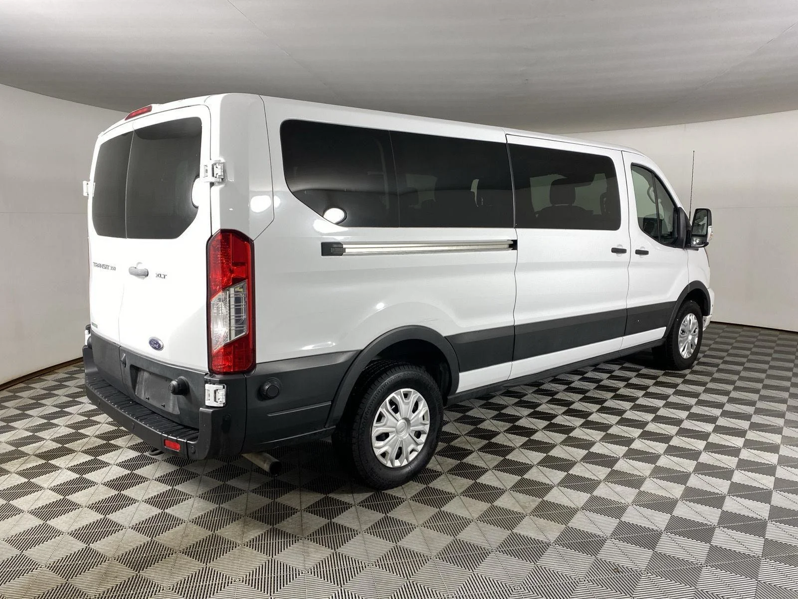 Used 2024 Oxford White Ford 350 XL image 7