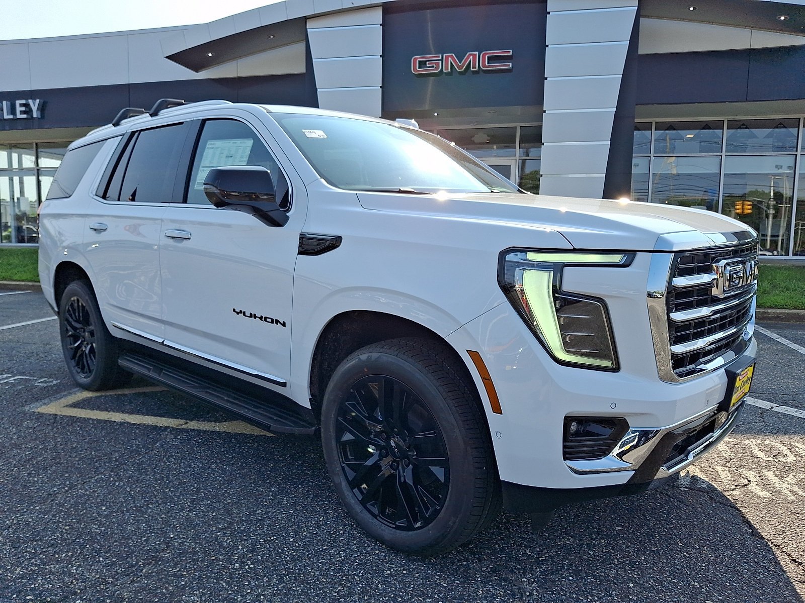 New 2026 Summit White GMC Elevation image 2