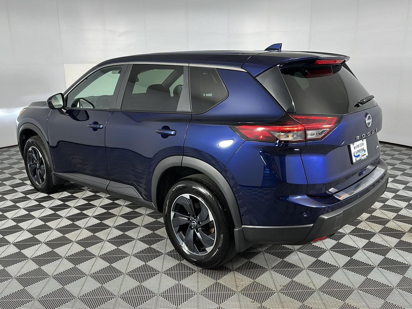 New 2026 Deep Ocean Blue Pearl Nissan SV image 5