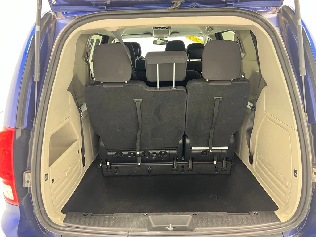 Used 2018 Blue Dodge SE image 28