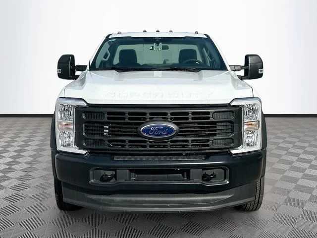 New 2025 Oxford White Ford XL image 2