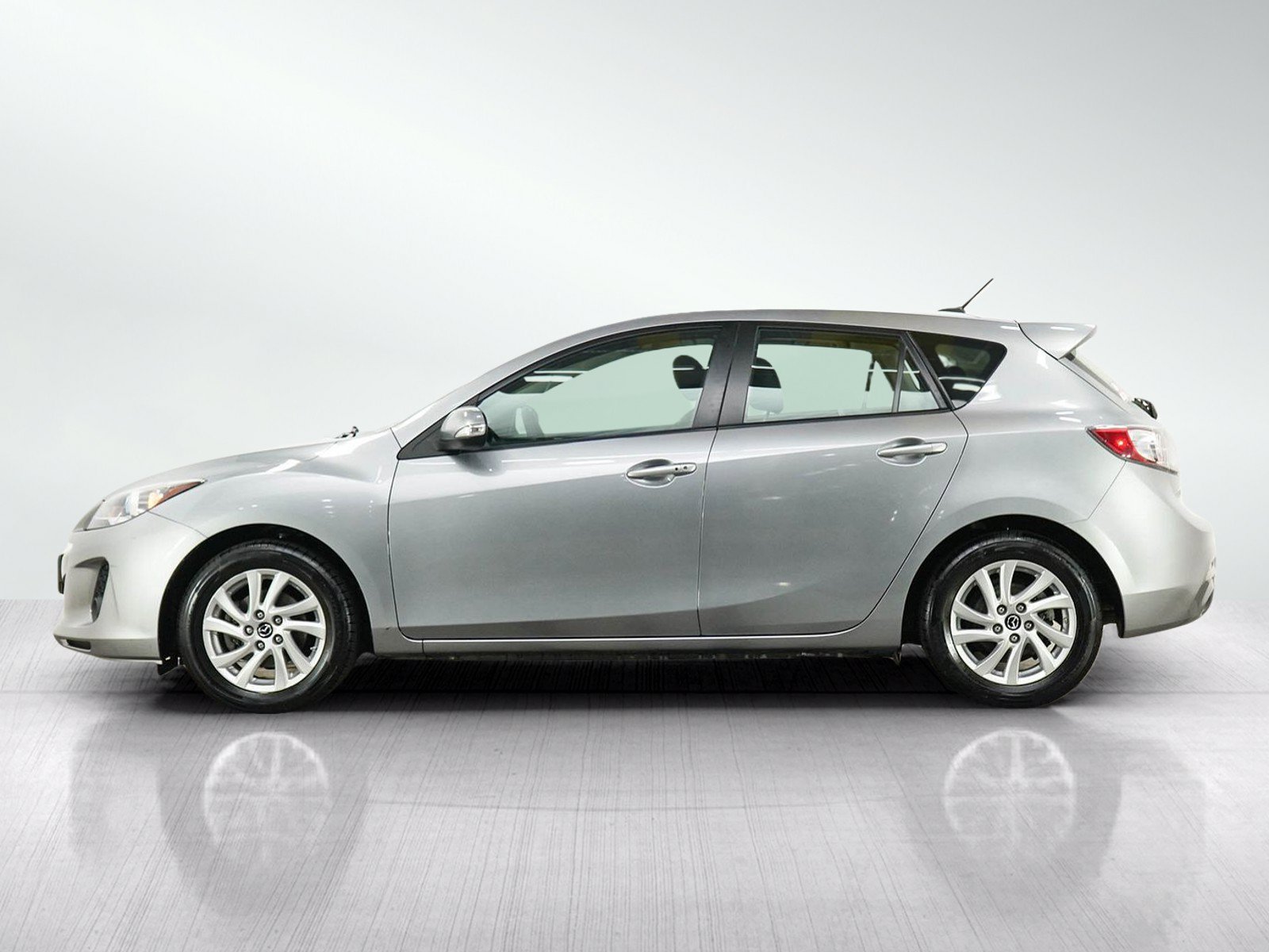 Used 2013 Mazda MAZDA3 i Grand Touring with VIN JM1BL1M76D1806910 for sale in South Saint Paul, Minnesota