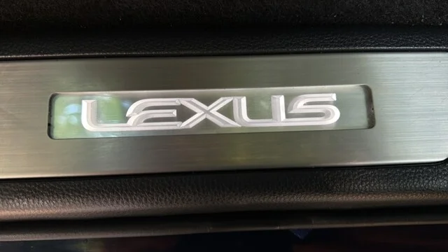 Used 2025 Mica Lexus 550 Luxury+ image 32